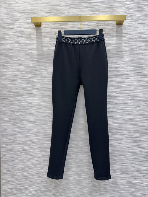 Louis Vuitton High-Waisted Elastic Leggings, Slimming and Comfortable, Highly Versatile