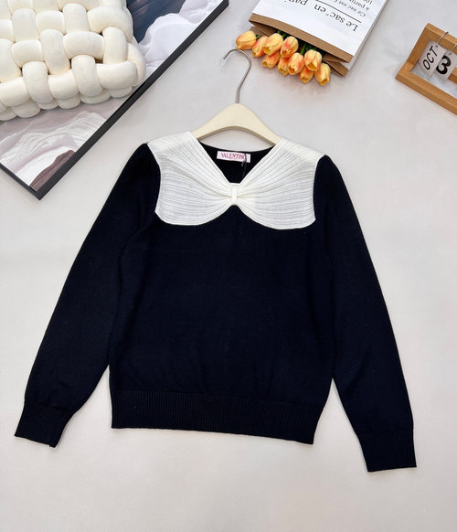 Valentino Crew Neck Knit Sweater with 3D Bow for Sophisticated Layering