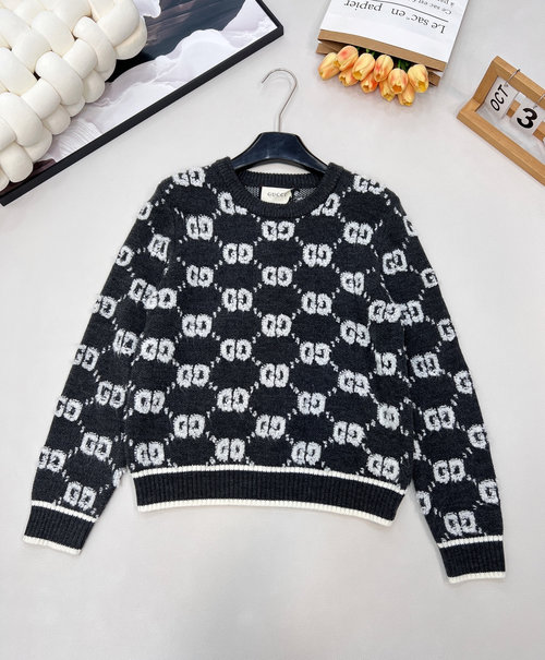 Gucci Red Jacquard Vintage Sweater with Double G Pattern