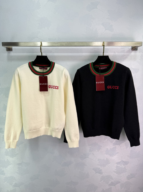 Gucci Classic Knit Sweater with Red-Green Ribbon and Brand Embroidery