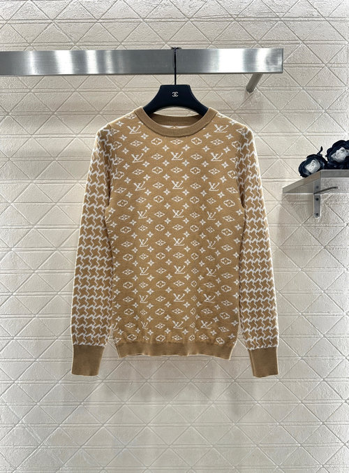 Louis Vuitton Sophisticated Knit Sweater with Four - Leaf Clover and Letter Embroidery