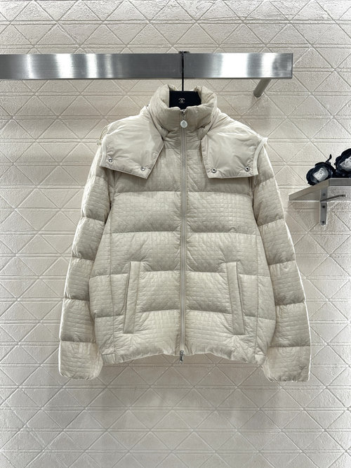Moncler Detachable Hooded Down Jacket with Embroidered Logo, Light and Warm