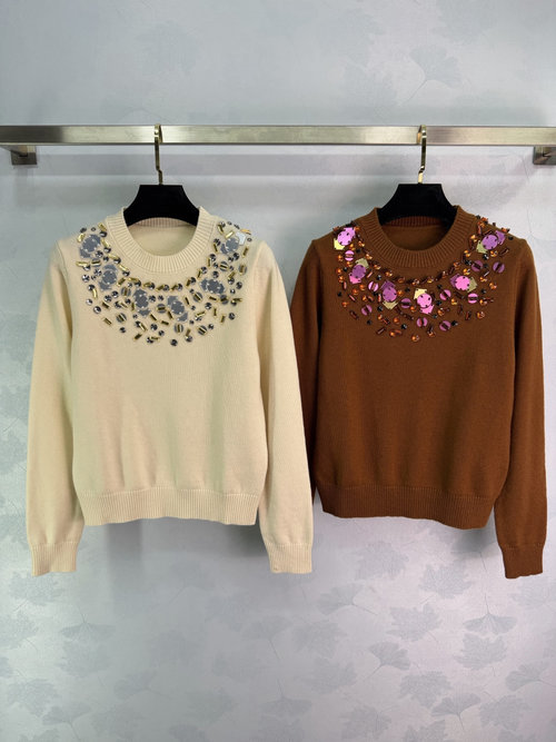 Fendi Elegant and Sophisticated Heavy-Duty Beaded and Sequined Knit Top