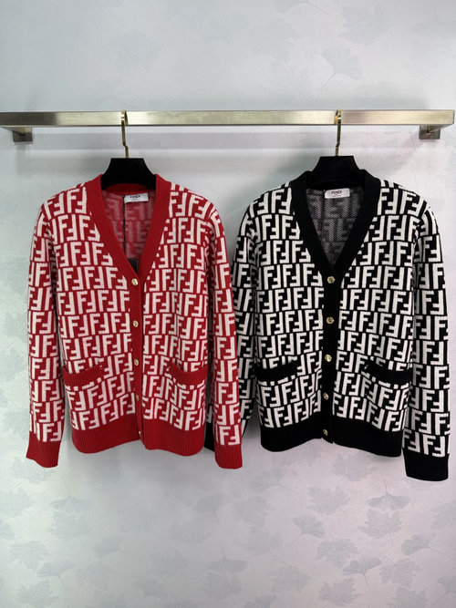 Fendi Double-pocket Jacquard V-neck Knit Cardigan with Logo, Simple and Versatile