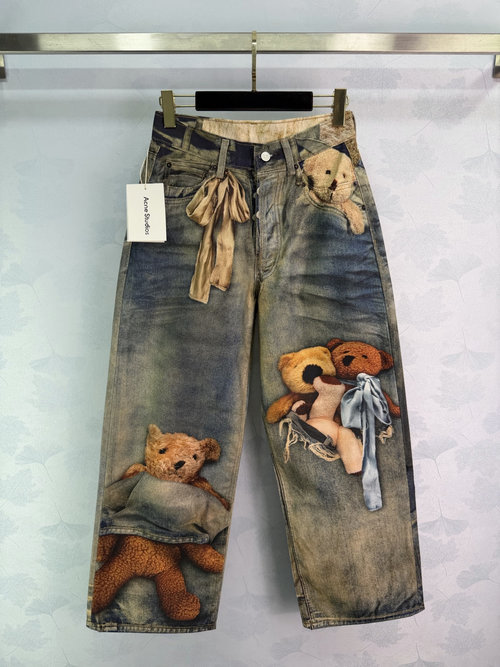 Acne Studios Elegant Teddy Bear Jeans with 3D Pattern and Vintage Aesthetic
