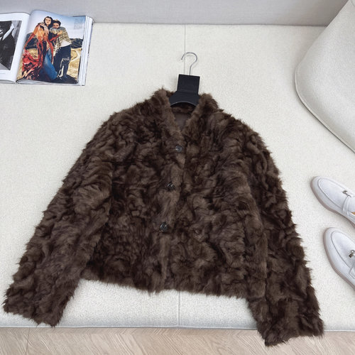 Fendi Eco-Friendly Fur Coat for Stylish Outings