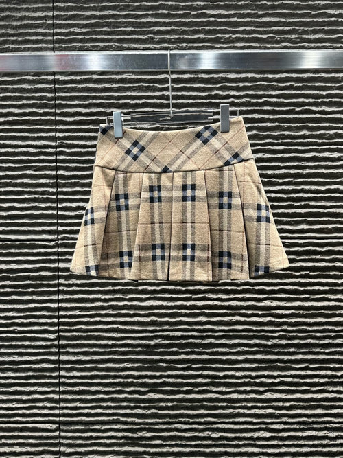 Burberry New Solid-pleated Checkered Skirt
