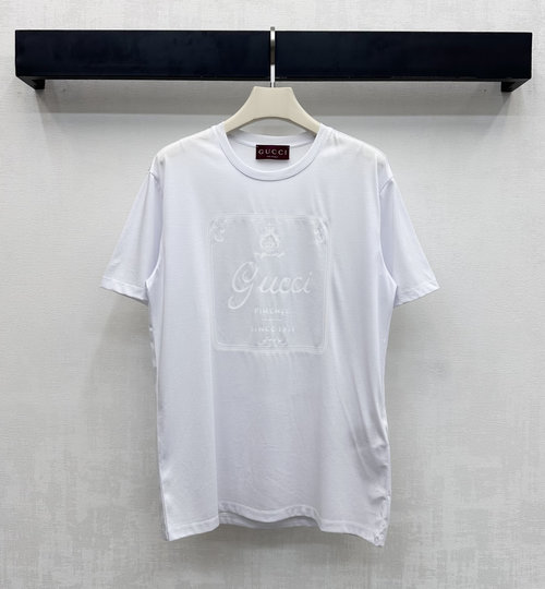 Gucci Round Neck Printed Short-Sleeve T-Shirt with Logo for a Stylish Appearance