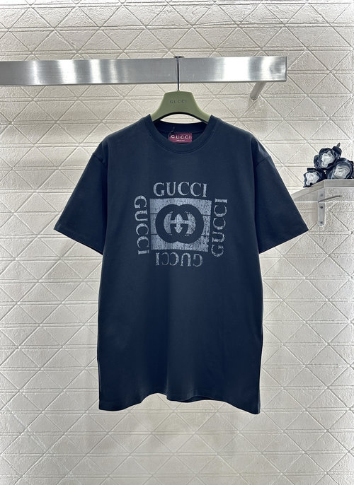 Gucci Custom Cotton Short-Sleeved T-Shirt with Vintage Wash Print