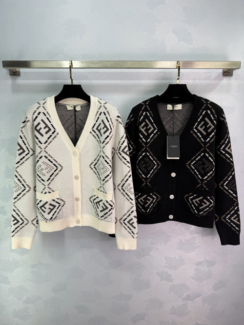 Fendi V-Neck FF Jacquard Knit Cardigan with Classic Pattern and Soft Wool