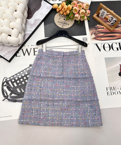 Chanel Customized Tweed Skirt with Interwoven Yarns
