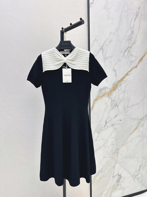 Valentino Bow-Knot Decorated Pullover Dress with Slimming Effect