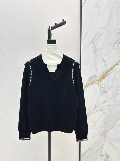 Hermes Exclusive Round-Collar Sweater, Cozy and Stylish