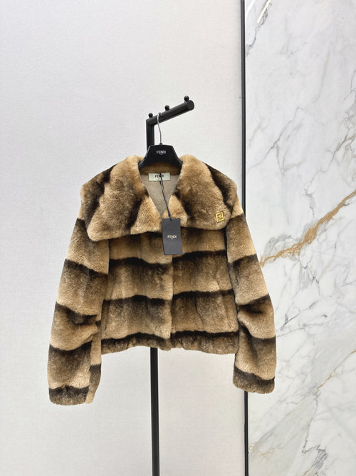 Fendi Eco-Friendly Fur-Like Short Coat, Suitable for Photography