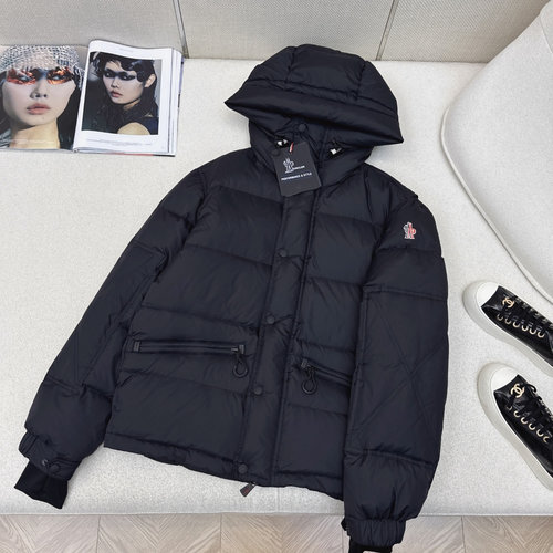 Fendi Outdoor Ski Series Down Jacket, Versatile for Various Occasions