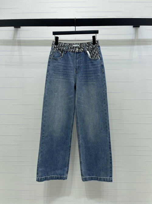 Dior High-Waisted Straight Jeans with Letter Jacquard for a Slimming Effect