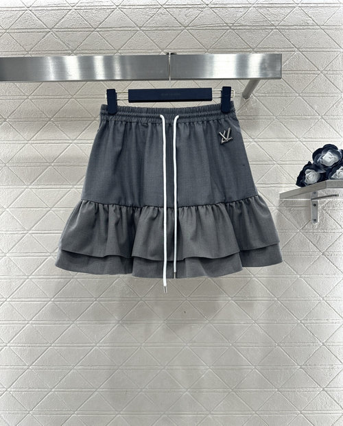 Louis Vuitton Customized Zip-up Hooded Coat and Skirt Set with Elegant Details