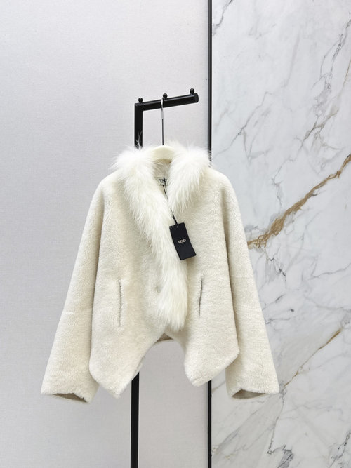 Fendi Fox Fur Collar Loose Coat, Soft, Luxurious for Winter