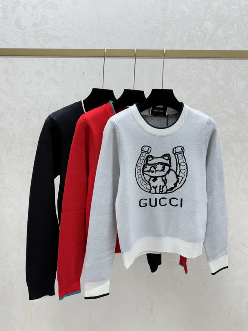 Gucci White, Red, Black Color-Blocked Lettered Knit