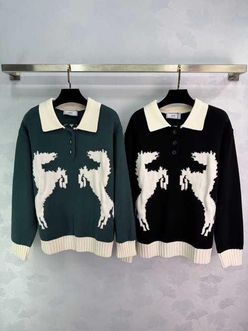 Ami Horse Embroidery Polo Sweater with Milk White Trim, Retro and Elegant