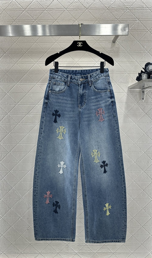 Chanel Fashionable High-Waisted Embroidered Cross and Machete Jeans