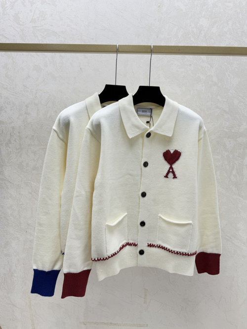 Ami Contrasting Heart Letter Collared Knit Long-Sleeve Cardigan in Red and Blue