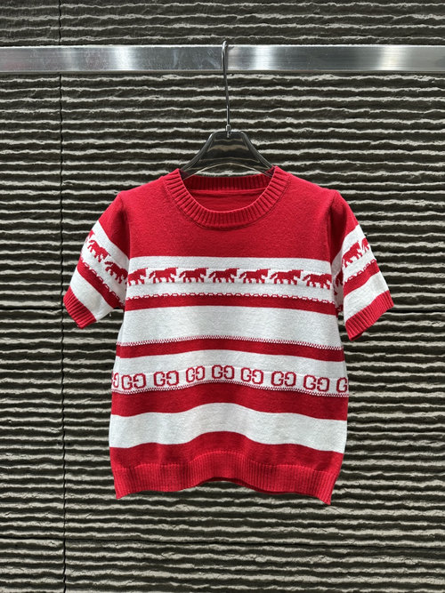 Gucci Gucci Embroidered Letter Round Neck Short Sleeve Top