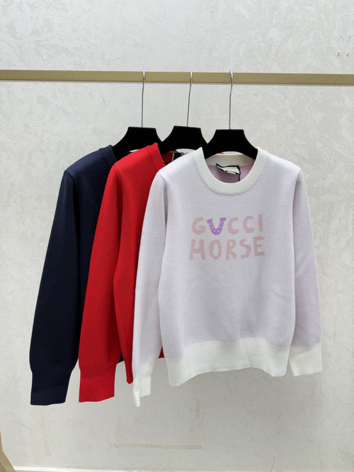 Gucci Contrasting Color Letter Round-Neck Long-Sleeve Knit in White, Red, Navy