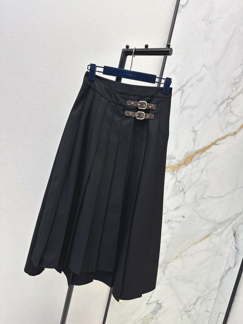 Louis Vuitton One-piece Pleated Midi Skirt with Designer Belt Buckle