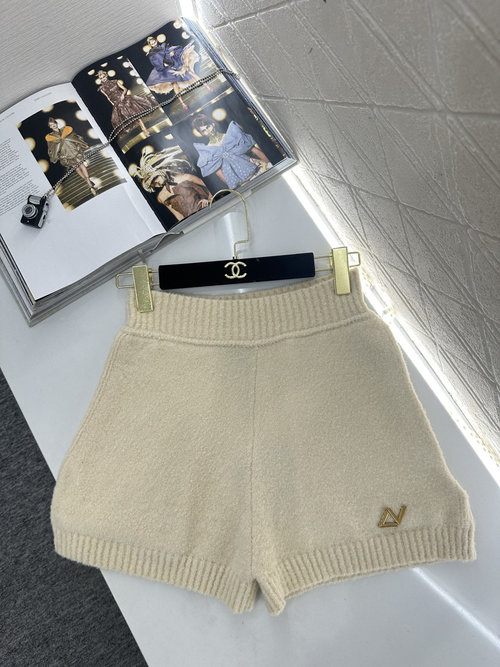 Louis Vuitton Knit Shorts with Metal Logo for a Chic Look