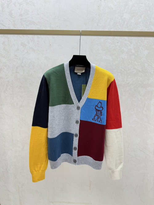 Gucci Simple Contrast Color V-Neck Knit Long Sleeve Cardigan in Gray