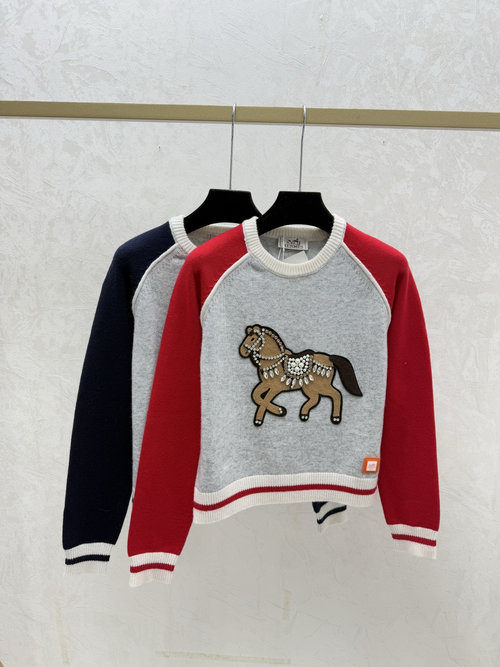 Hermes Red and Royal Blue Contrasting Pony Round Neck Knit Long Sleeve