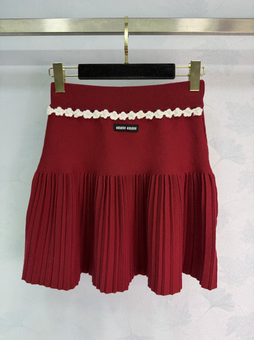 Miu Miu Stylish High-Waisted Pleated Skirt for a Refined Look