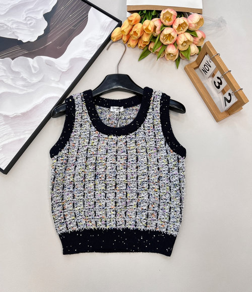 Chanel Elegant Skin-Friendly Round Neck Knit Vest with Bow and Sequins