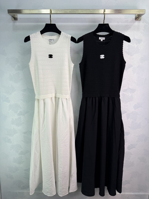 Chanel Double C Logo Spliced Knit Dress for All Occasions