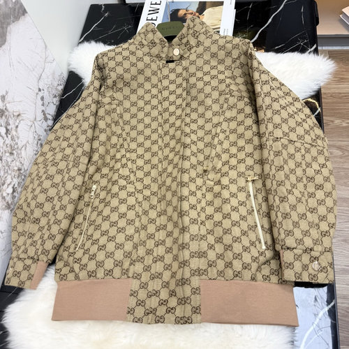 Gucci GG Printed Jacket with Vintage Vibe and Oversize Fit
