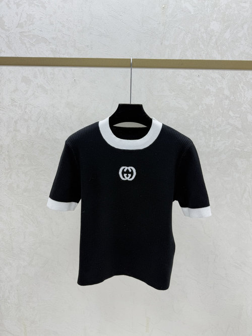 Gucci Round-Neck Knit Suit with Contrast Letters