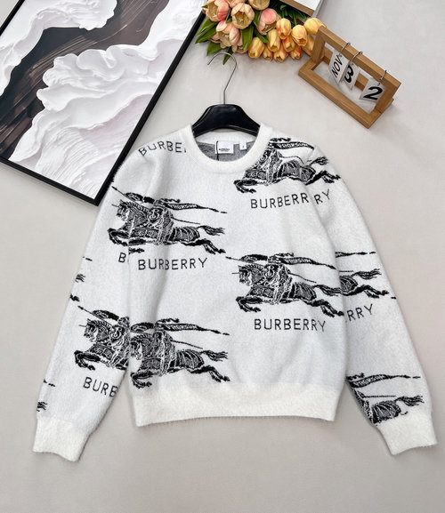 Burberry Soft Wool Round Neck Sweater with Exquisite Jacquard