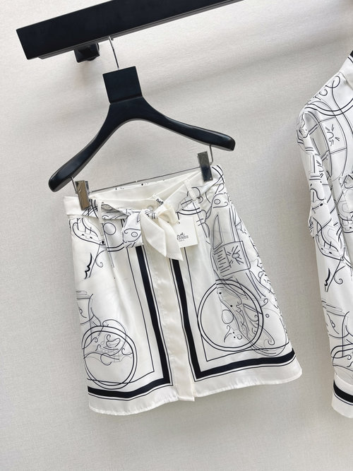 Hermes Silk Print Tie-Band Skirt, Retro and Charming