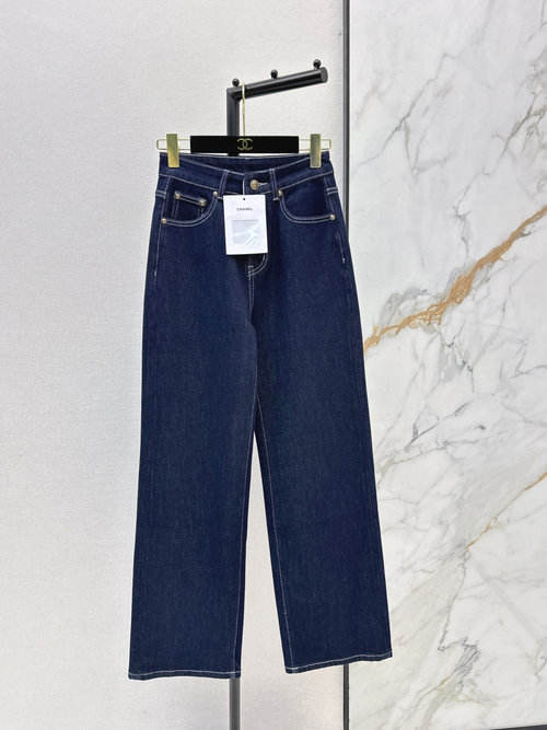 Chanel Versatile Straight - Leg Jeans for Casual Look