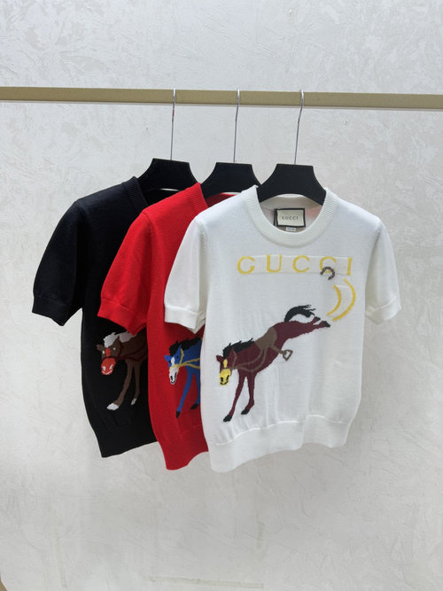 Gucci Color - Blocked Pony Jacquard Round Neck Knit Short Sleeve in White, Red & Black