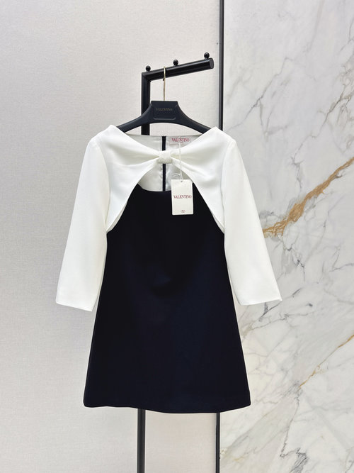 Valentino Contrast Fake Two-Piece Dress: Chic and Versatile