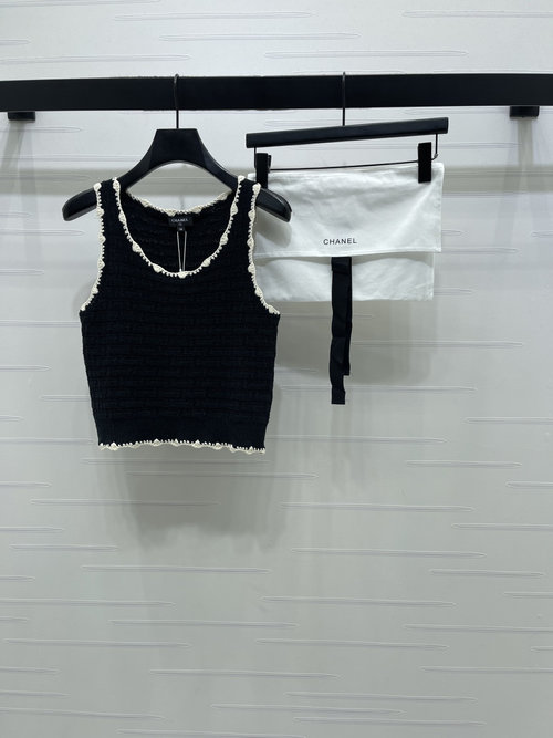 Chanel Spring-Summer Color-Blocked Patterned Knitted Vest