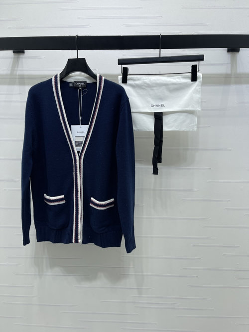 Chanel Classic College Style Contrast V-Neck Knit Cardigan