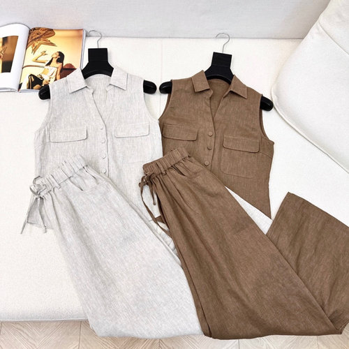 Loro Piana Minimalist Linen Suit for Sophisticated Comfort