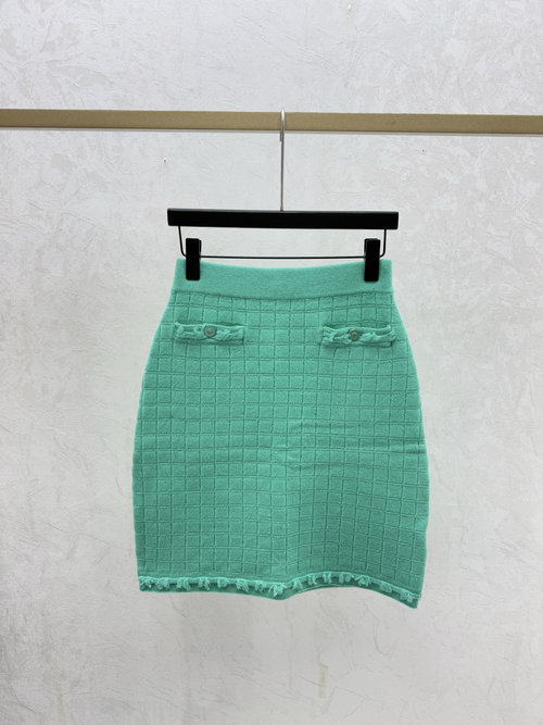 Chanel Solid Simple Knit Skirt in Green