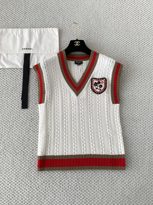 Chanel Contrast - colored White Knitted Vest