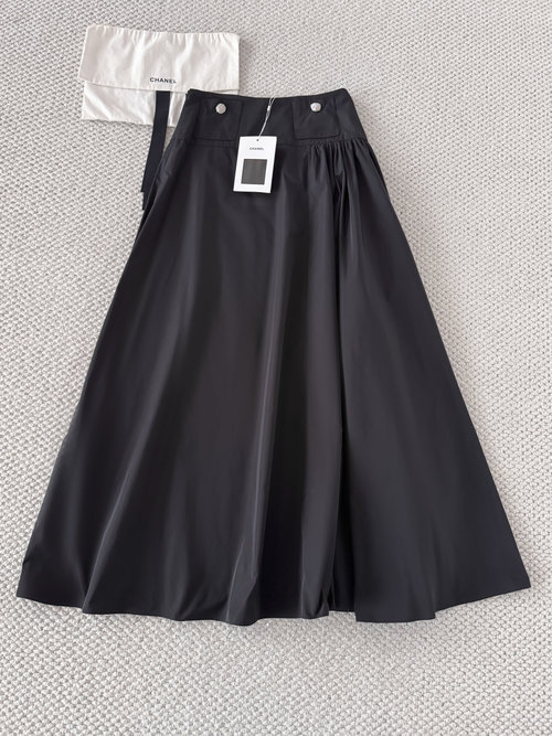 Chanel Elegant Water Diamond Buckle Long Black Skirt