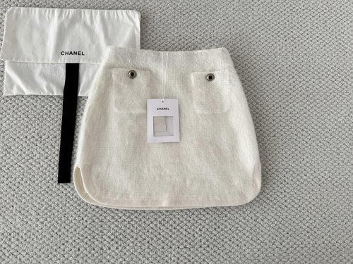 Chanel Coco Neige New Double-Pocket Skirt