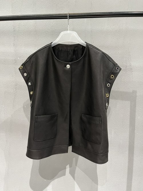 Chanel Oversized Vegetable-Tanned Sheepskin Vest for Effortless Matching